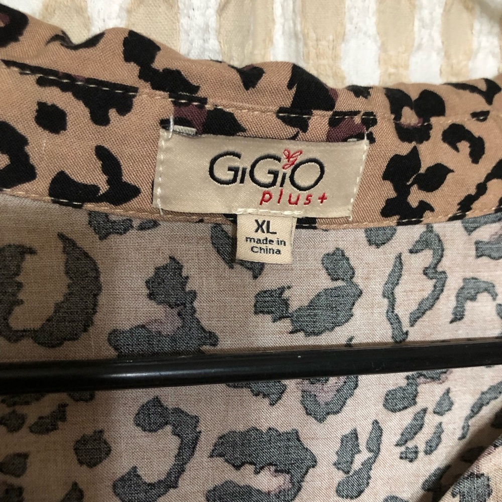 GiGiO Leopard Print Women's Top - Brown and Green - Picture 2 of 3